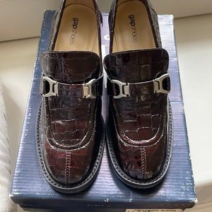 Gap burgundy shoes